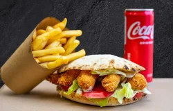 КРИСПИ ЧИКЪН БУРГЕР + КАРТОФКИ + КОЛА